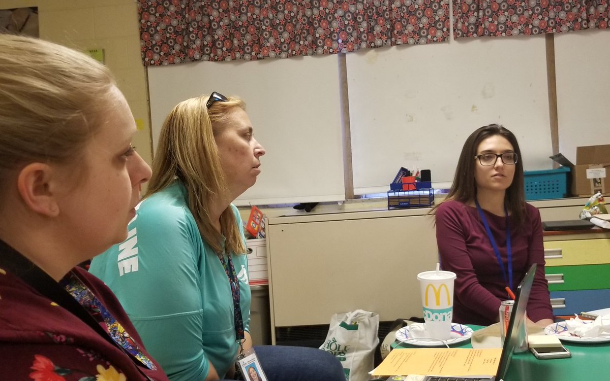 AnaleseCravens's tweet photo. Our 2nd grade team meets with the Reading Recovery teachers monthly to watch guided reading lessons they taught, that follow Jan Richardson's Next Step Forward In Guided Reading text. @rrcna_org @jcpsforward @JCPSRR @MHollisterEES @Engelhard_Elem @abctchr23 @Burnham203 https://t.co/Ufzi8TuYbr