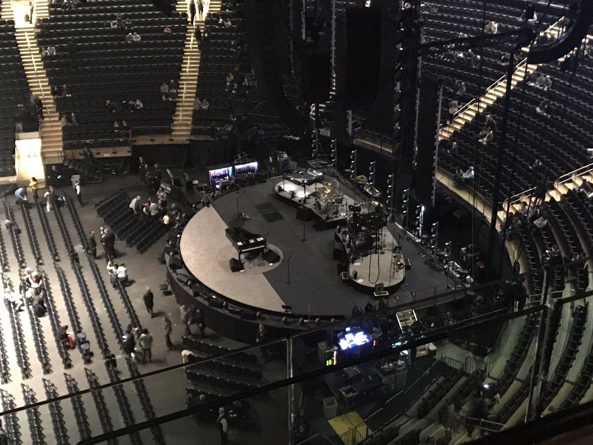 laxlifeReRe's tweet photo. Pinch me ...  #BillyJoelMSG https://t.co/b4H7toV1bS