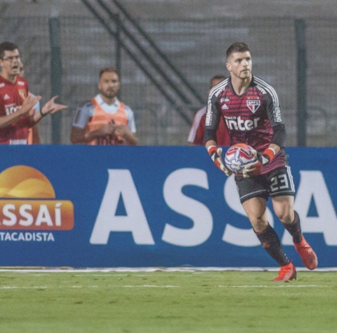 spfcVEVO's tweet photo. Agora eu sei exatamente como é ter goleiro 🎶🎧 https://t.co/RzhO8XpaUo
