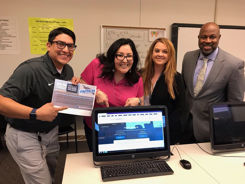 SaltRiverSuper's tweet photo. Spending time with our Higher Ed Department for FAFSA Night at SRHS https://t.co/MglkKwBwlQ