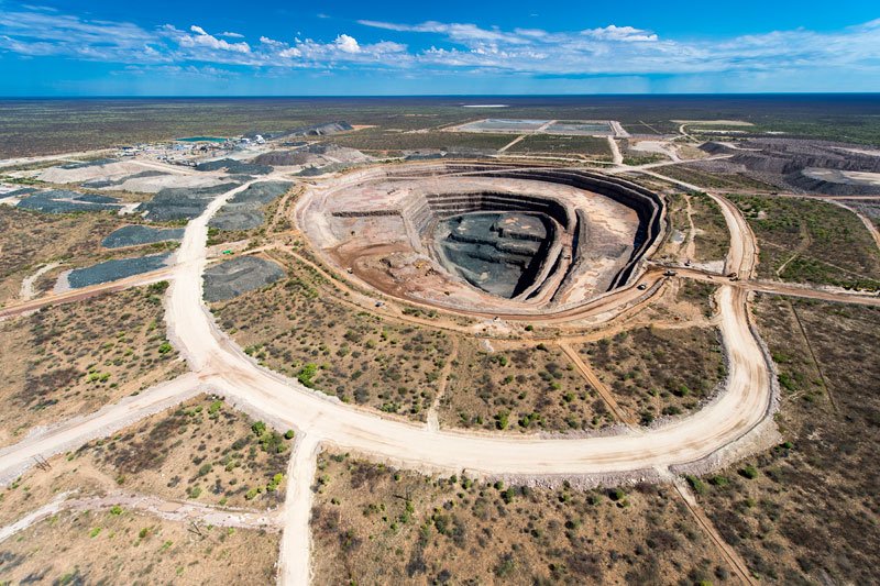 im_mining's tweet photo. .@LucaraDiamond has four options tabled for its planned UG op at #Karowe mine: variants on #blockcaving with #shaft, #sublevel retreat/sublevel cave with decline, &amp; conventional vertical crater retreat #stoping followed by blockcave &amp; shaft #futureofmining https://t.co/AQ4NmDwLYy https://t.co/0LGBxZTpVV