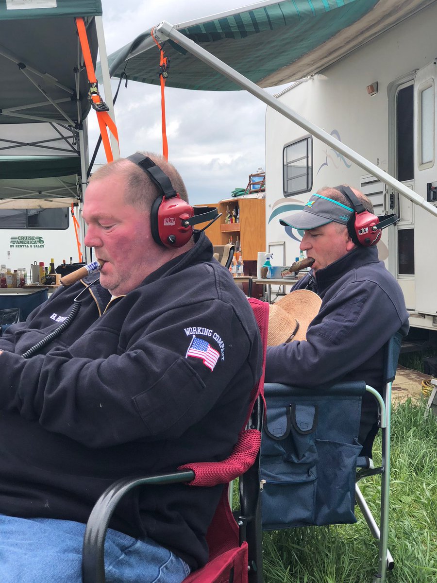 cfd702's tweet image. Happy 50th birthday to the brother I never had! @Holmes118wfd