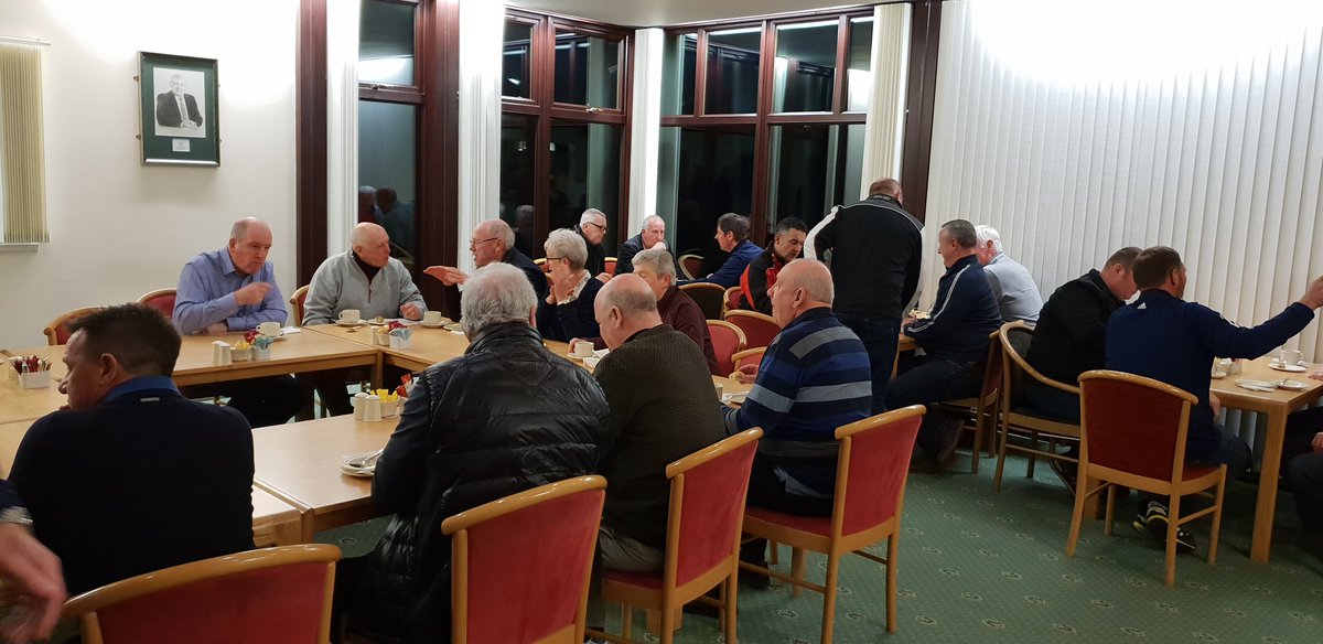 NewmacharGC's tweet photo. Great turn out and presentation on the new rules by the Pro Team at NGC. A very informative, interactive and entertaining evening. #newrules #golf #golfthefunway #futureofgolf #getinvolvedpeople https://t.co/TjjMeAkG98