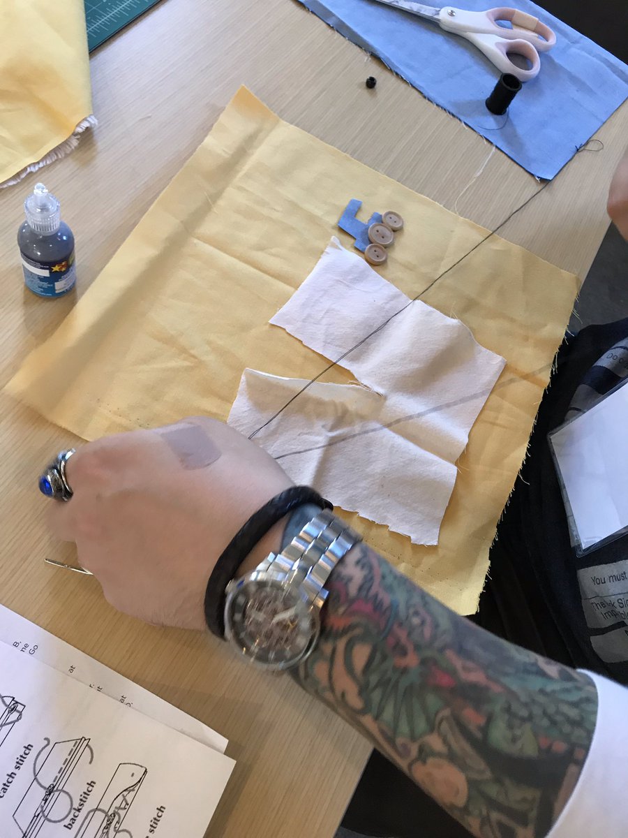 aVndrwrff's tweet image. Our #MaketoLearn lesson this afternoon uses sewing to learn about  the causes of the US entering WWII. Each group read a short passage and then is creating a quilt square - the squares allow learners to collectively reorder events based on timeline, importance,... @MakerEdOrg