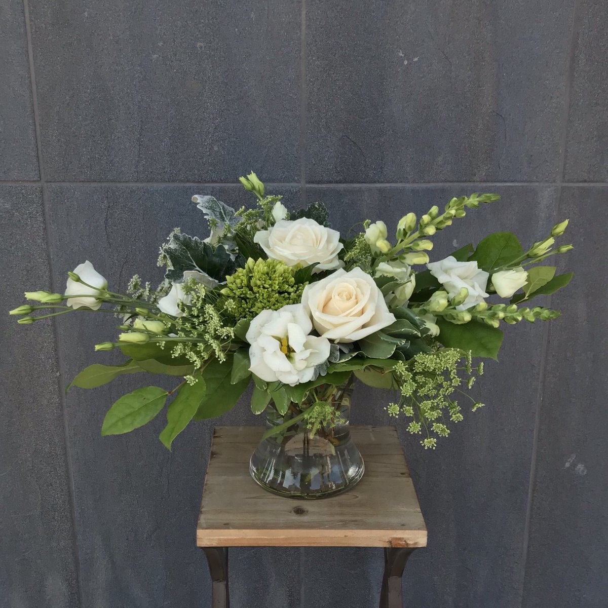 ScrimsFlorist's tweet photo. Winter Bliss 🌿
⠀⠀⠀⠀⠀⠀⠀⠀⠀
#Ottawa #winterwonderland #floral #white #vasearrangement #flowers #fleurs #lisianthus #hydrangea #roses #Centretown #myOttawa #Ottawa #Ottawastyle #Ottawaflorist #Ottawaflowers #UpperElgin #IDigElgin https://t.co/V2grx8nE5X