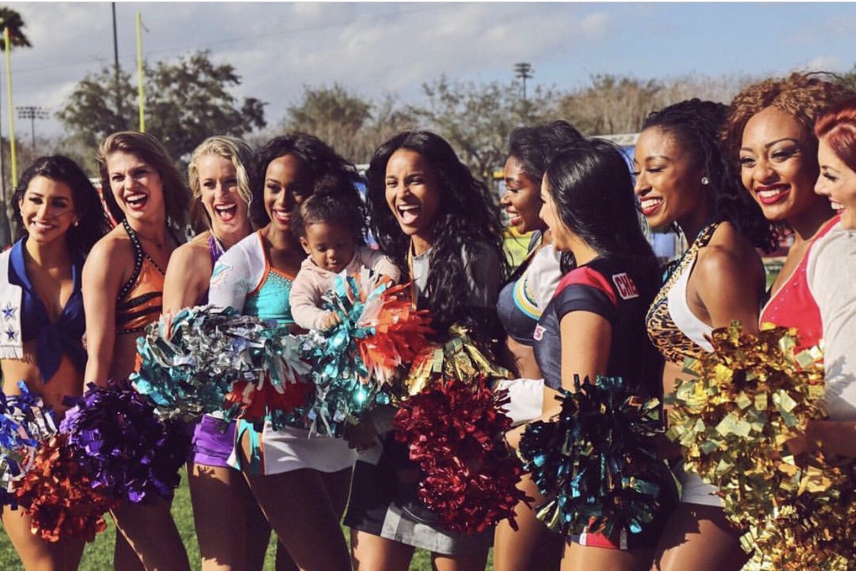 THIS. PIC. IS. Automatic, supersonic, hypnotic, funky fresh <a href="/ciara/">Ciara</a> #ProBowl (📷: <a href="/lnzyrose/">Lindsay Rosenberg</a>)