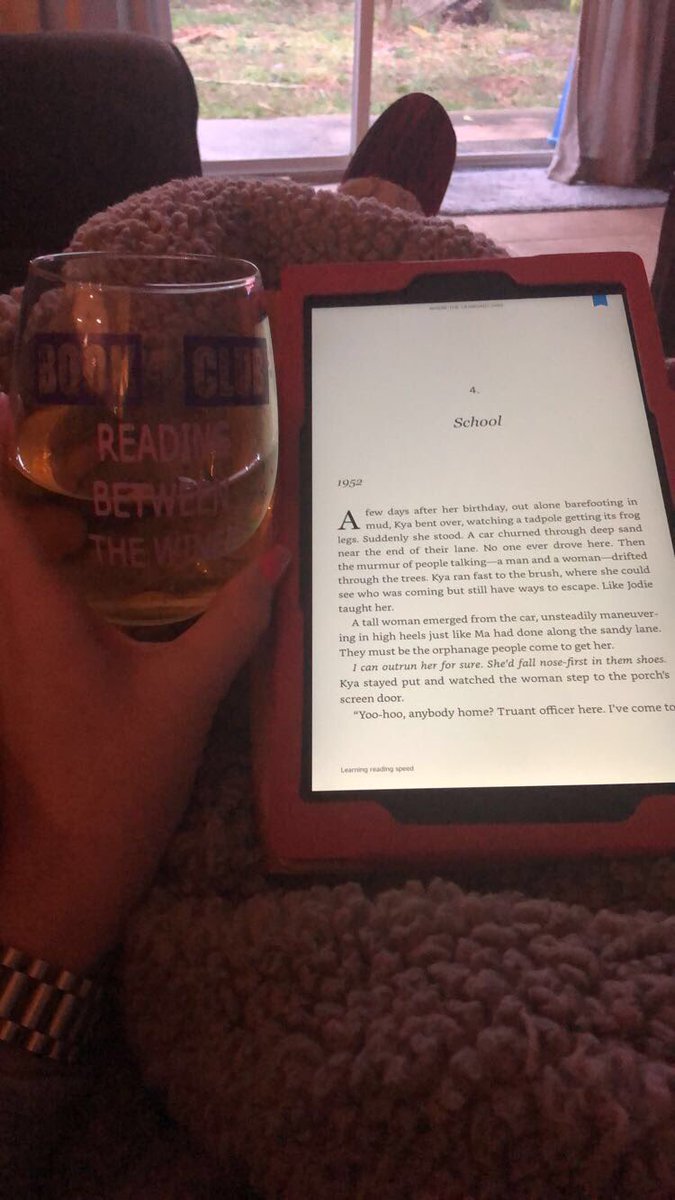 Kelly__Harpin's tweet photo. Much needed R’n’R #bookclub #wine #ThirstyThursday #Wherethecrawdadssing #damnshinsplints #mindovermatter #idratherberunning https://t.co/8snWnbGXfl
