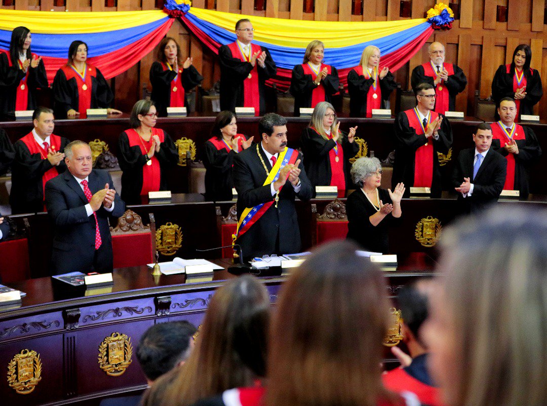 Agradezco a Rusia, China, Turquía, y a todos los gobiernos y pueblos del mundo, por sus manifestaciones firmes y contundentes en respaldo del Gobierno legítimamente constituido que presido. Gracias por el apoyo decidido. ¡Venezuela no está sola!