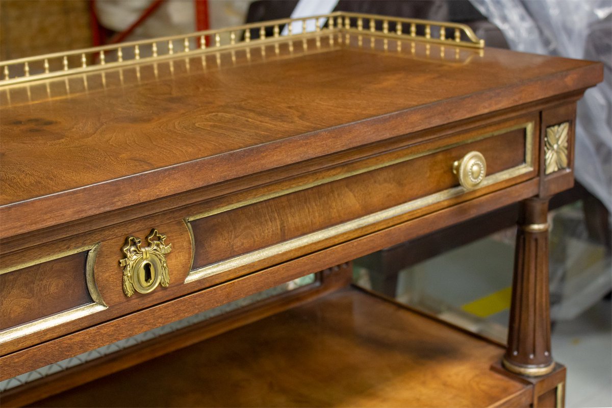 KargesFurniture's tweet photo. The Karges Louis XVI Server is stunning, hand finished in Noce with Classic Gold Leaf trim for Baker - Chicago.

https://t.co/9y8KoFPxDT

#kindelgrandrapids #madeinamerica #kargesbyhand #design #craftsmanship #interiordesign @BakerFurniture @MerchandiseMart @themerchmart https://t.co/cnZ3BoDenq