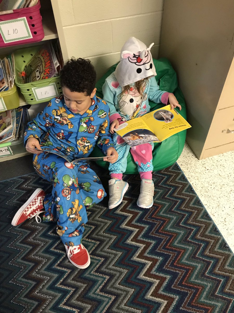 el_barbachem's tweet photo. Drop everything and read! My students had a fun time getting comfortable in school to read! What a relaxing morning! @SalemESVB https://t.co/aHCNG7yTMY