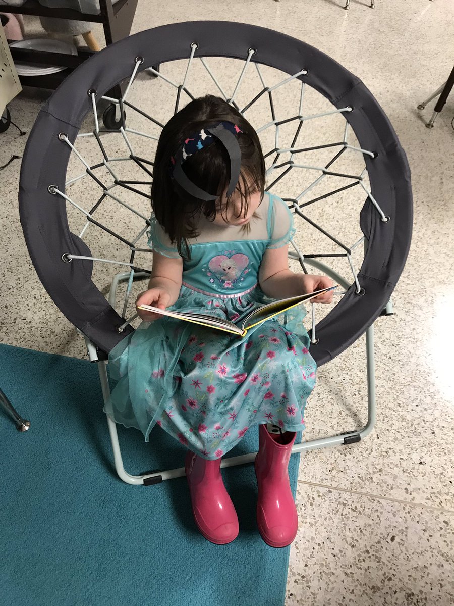 el_barbachem's tweet photo. Drop everything and read! My students had a fun time getting comfortable in school to read! What a relaxing morning! @SalemESVB https://t.co/aHCNG7yTMY