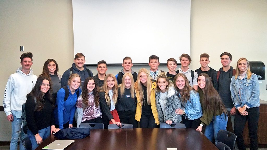 E4Afamily's tweet photo. Great lunch meeting with some if our members from Corner Canyon HS in Draper Utah today. Great discussion and action plan. #EyesUpDotheWork https://t.co/6ttnLkHFFz