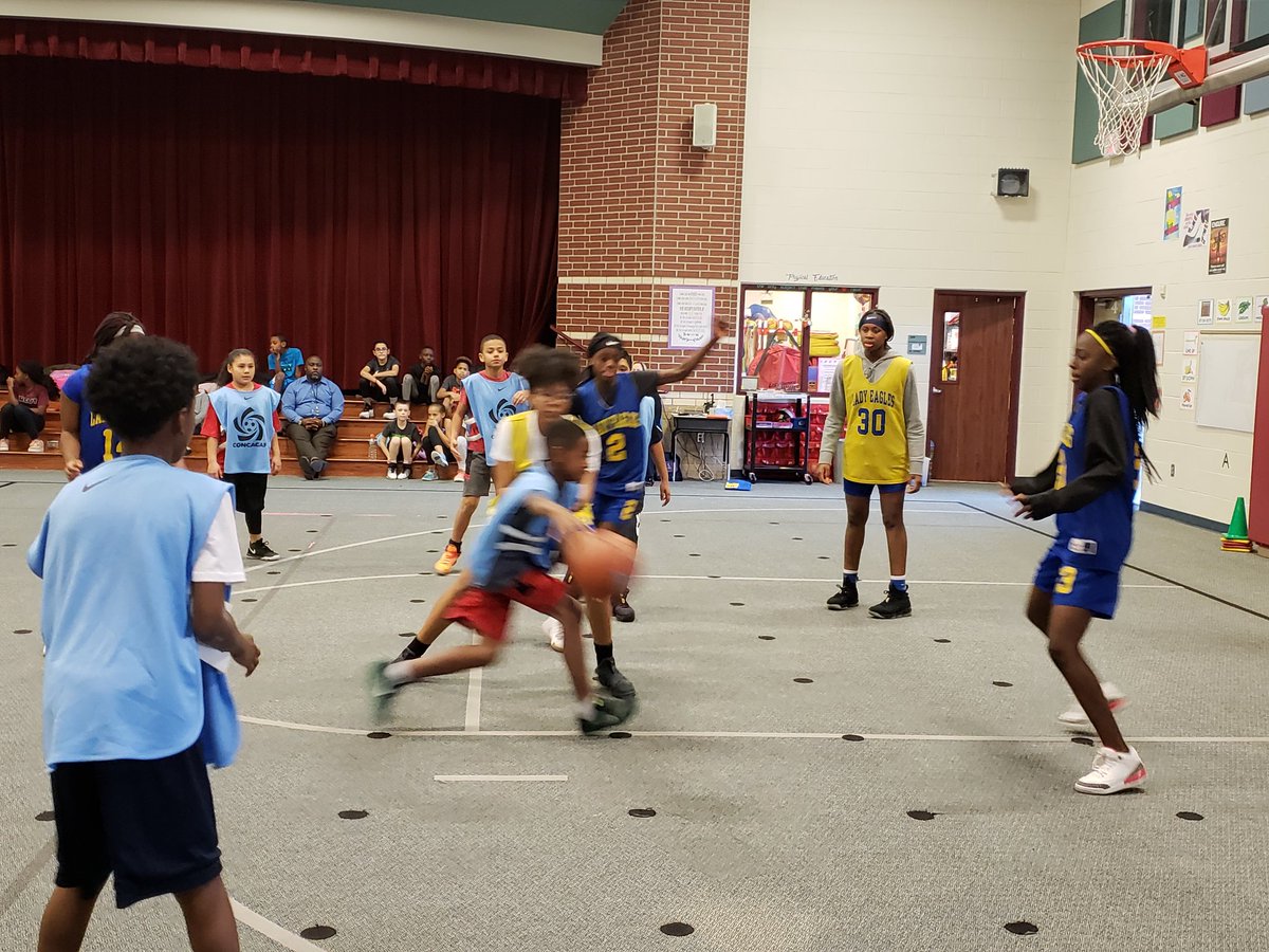 BurchettPE's tweet photo. Thanks @DueittEagles girls basketball team for coming to @Burchett_ES to work with our girls and boys teams. It was great seeing some of our former Bobcats. #basketball #SpringISD #ballers #collaboration https://t.co/14TCi7gyek