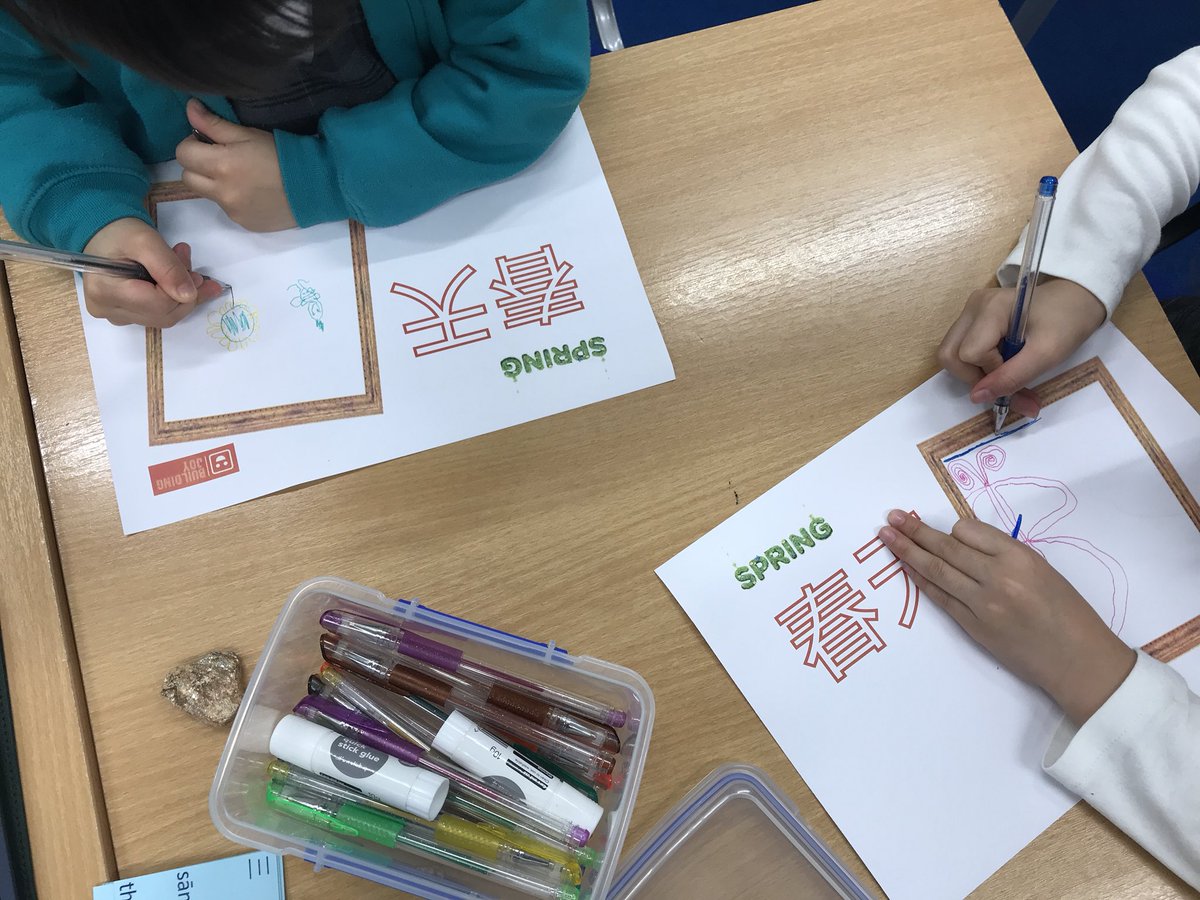 We used play-doh to shape our memories in spring :-) After the play time, the students felt so excited to share their wonderful ideas in Cantonese. Do you still remember how do you spend your time in this delightful season? 
#learningthroughplay 
#buildingjoycambridge