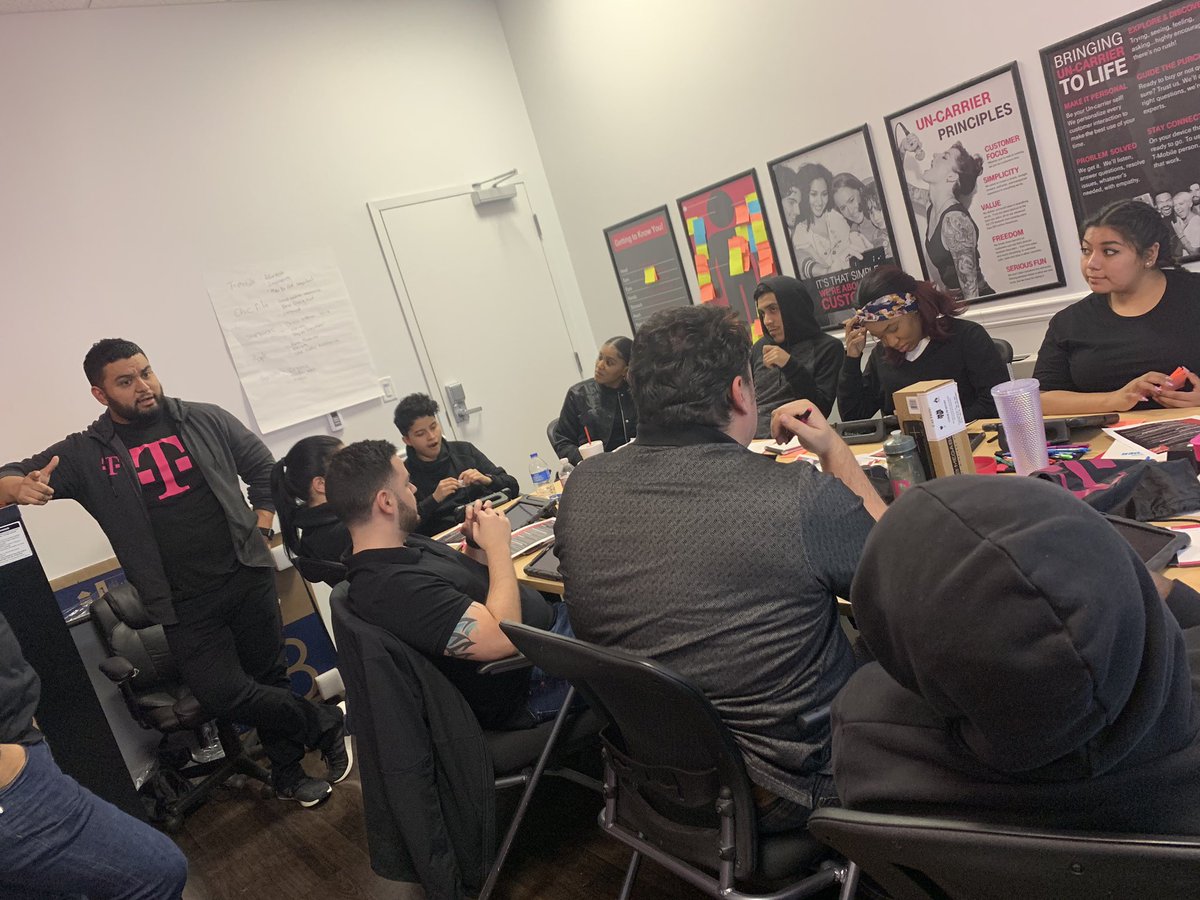 RebeccaAlvarez_'s tweet photo. Nice little drop in from @TmoChristion during our Ready! for new hires class! Dropping knowledge bombs 💡💣 about #Layer3TV ✨ @Hey_Landon #Tmobile #BeMagenta https://t.co/iqqwi2wqLx