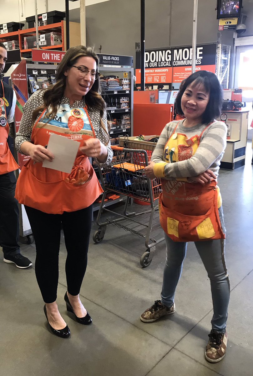 LouisHWebbhome1's tweet photo. District Manager Kara Noto recognizing Lan Nyguen the number one new credit account generation in the district YTD (1710 ytd). #numberonenewaccountgenerator #lanrocks @LouisHWebbhome1 @NotoKara @JabarrBean @JohnGonzalesSM https://t.co/iZkCEpzDdI