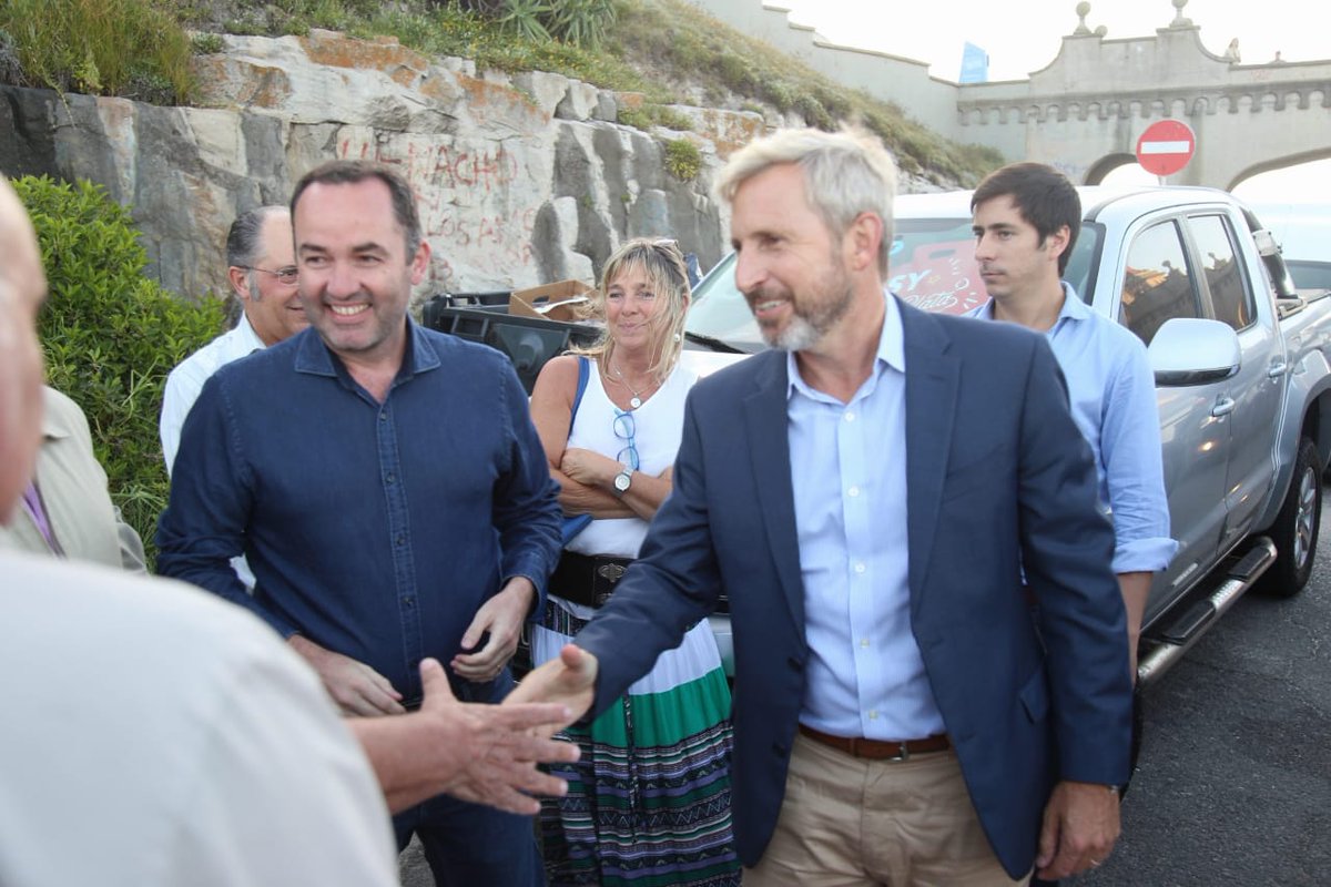 lucascrear's tweet photo. Acompañé al Ministro del Interior @frigeriorogelio en la recorrida por los operativos de DNI/@renaper_ar en #MarDelPlata ubicados en Plaza Colón y Torreón/Varese donde las familias de nuestra ciudad y los turistas pueden tramitar su documentación de forma ágil y sencilla #Gestión https://t.co/ZJlGC0bI3M