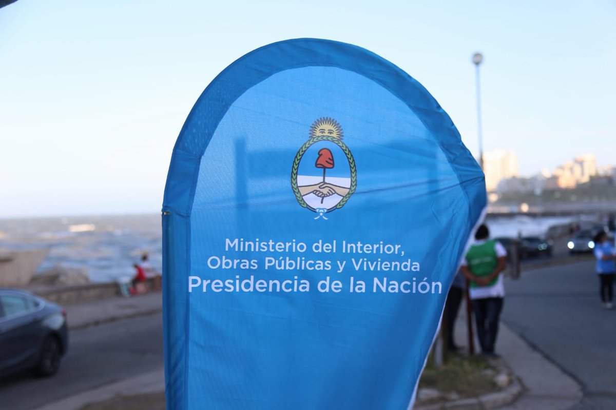 lucascrear's tweet photo. Acompañé al Ministro del Interior @frigeriorogelio en la recorrida por los operativos de DNI/@renaper_ar en #MarDelPlata ubicados en Plaza Colón y Torreón/Varese donde las familias de nuestra ciudad y los turistas pueden tramitar su documentación de forma ágil y sencilla #Gestión https://t.co/ZJlGC0bI3M