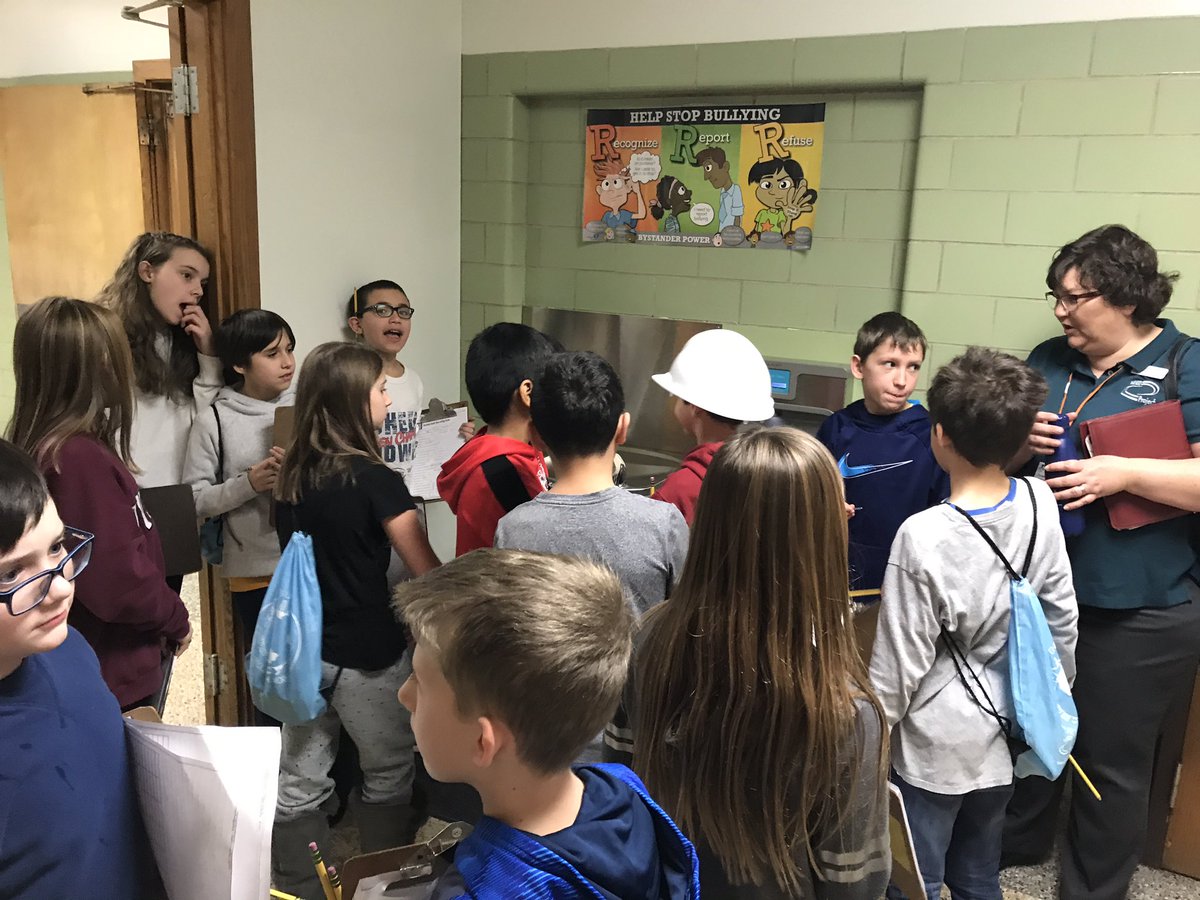 MsJarrick's tweet image. The Green Team is ready to save energy all around the school! 🌿💡🔌🔋

#energyaudit #theNEEDproject @NEED_Project #energizingstudentpotential