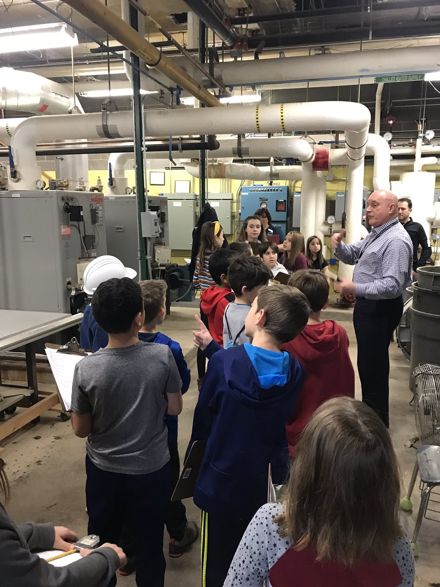 MsJarrick's tweet image. The Green Team is ready to save energy all around the school! 🌿💡🔌🔋

#energyaudit #theNEEDproject @NEED_Project #energizingstudentpotential