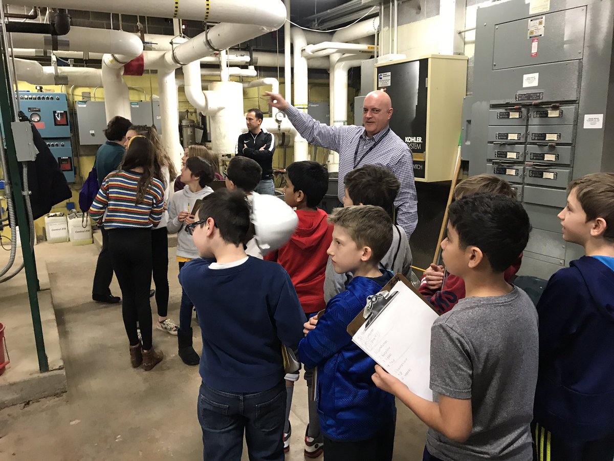 MsJarrick's tweet image. The Green Team is ready to save energy all around the school! 🌿💡🔌🔋

#energyaudit #theNEEDproject @NEED_Project #energizingstudentpotential