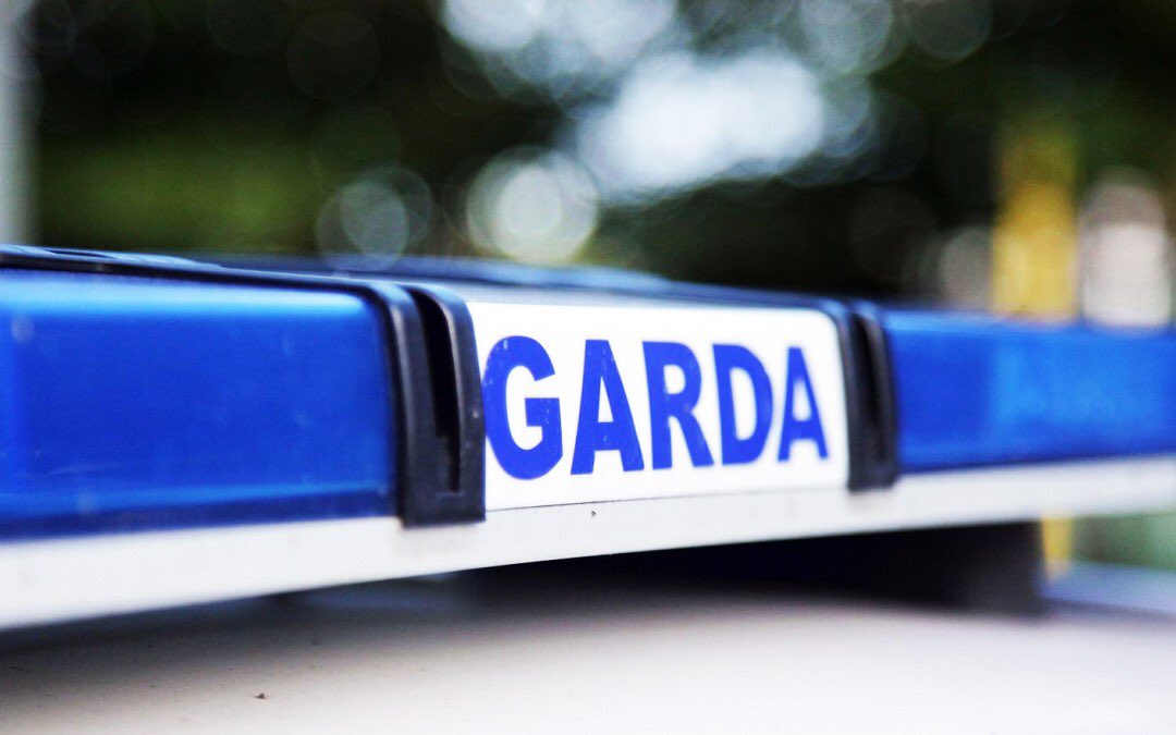 LeopardstownHts's tweet photo. Break-in on Wednesday evening in Mount Eagle Court. Entry gained via rear patio doors while the resident was in bed. Garda were quickly in attendance.
Be vigilant, lock doors &amp; external gates, alarm external doors &amp; windows before retiring for the evening, fit security lights. https://t.co/jNydwmtPqP