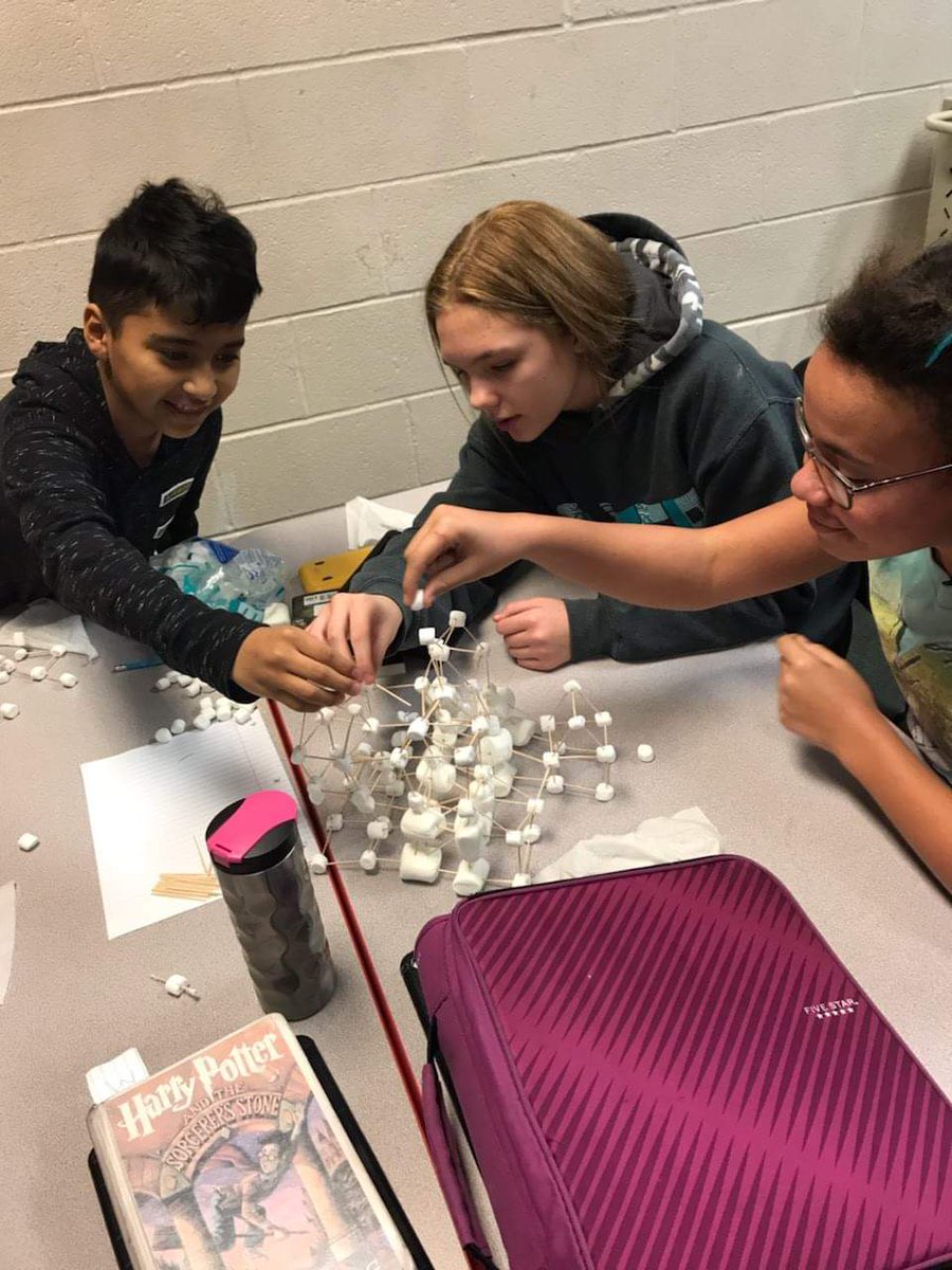 SeiterNIS's tweet photo. Mrs. Norman ‘s students working on a STEM (science, mathematics, engineering, and technology) project with their adopt-a-class partners from Cincinnati Bell. #NewportIntermediateSchool https://t.co/t3k3XasPtD