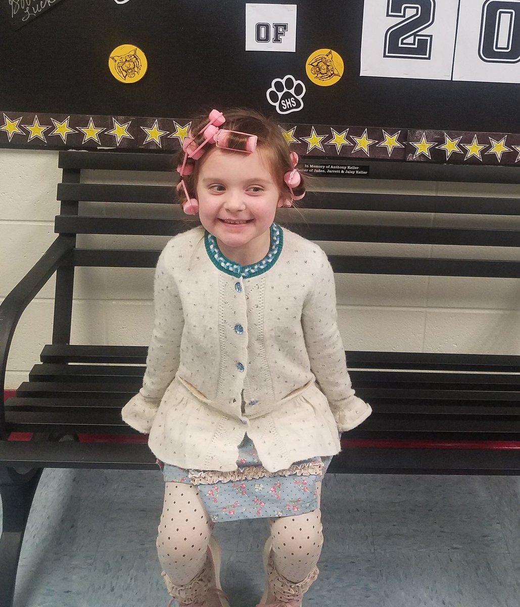 RBryant_NelsonK's tweet photo. The 100th Day of School was, "my best day ever!"
#cubcats https://t.co/yht4dOt7cb
