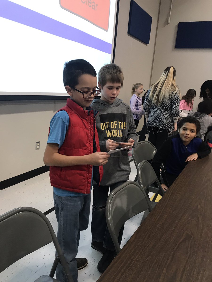 OakdaleMath's tweet photo. @PrincipalGriff_ @USD305 #mathfunnight #leaders https://t.co/crAl2vuix5