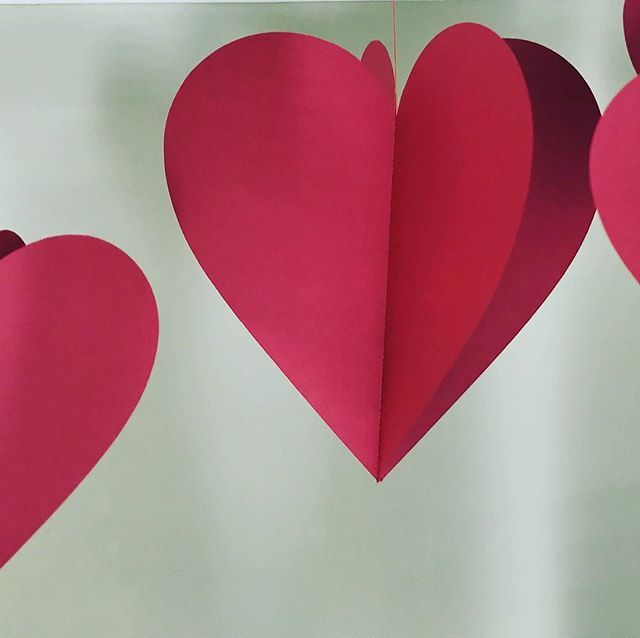 OrchardCraft's tweet photo. Hanging hearts are back! #valentinesdecorations #valentinesday #sweetheart #thatslove #bemyvalentine #etsyuk #handmadedecorations https://t.co/eZL7y6f2Nu https://t.co/TYSzVbbT3u