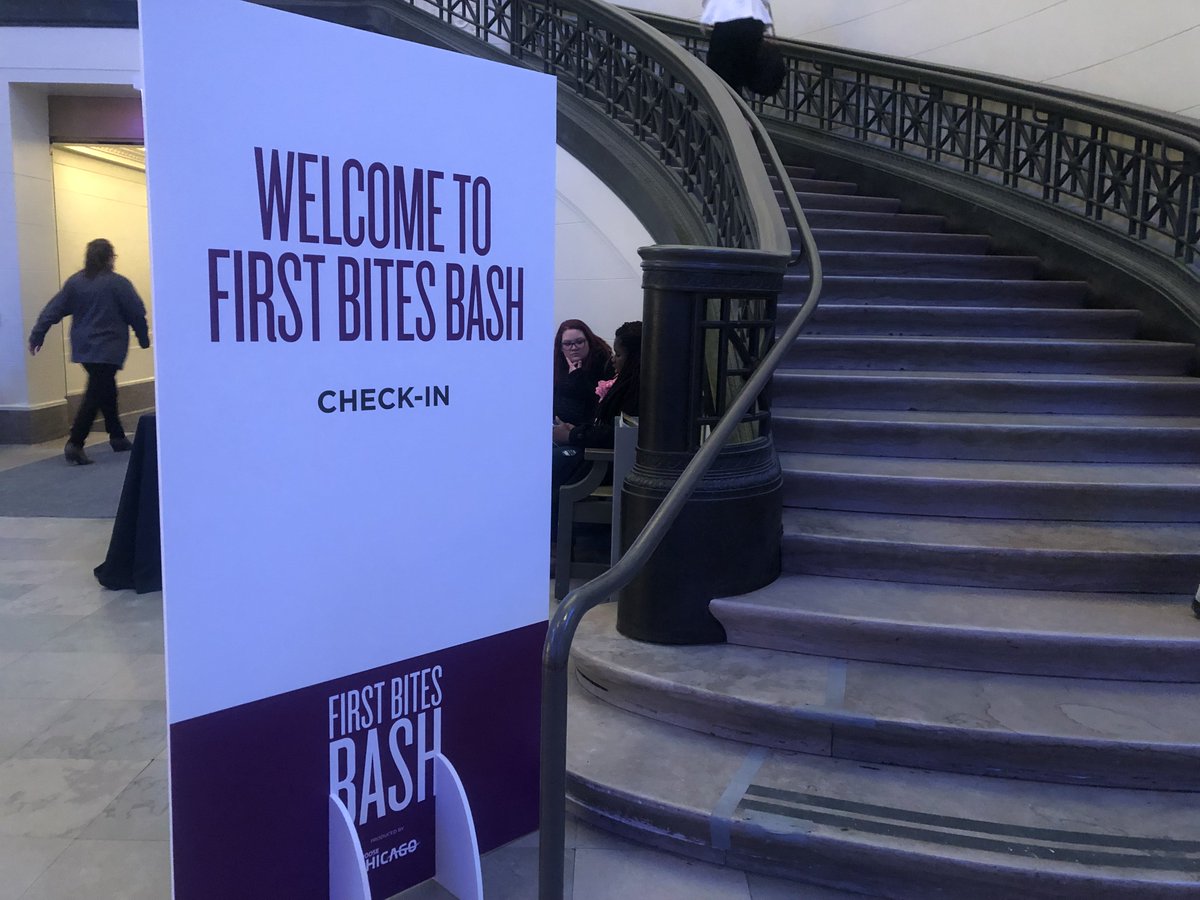 312_Concierge's tweet photo. Checkpoint: Our restaurant partners are filling the Field Museum for the #FirstBites19 event! Look at the event space! @ChooseChicago https://t.co/7dimx8kAgB