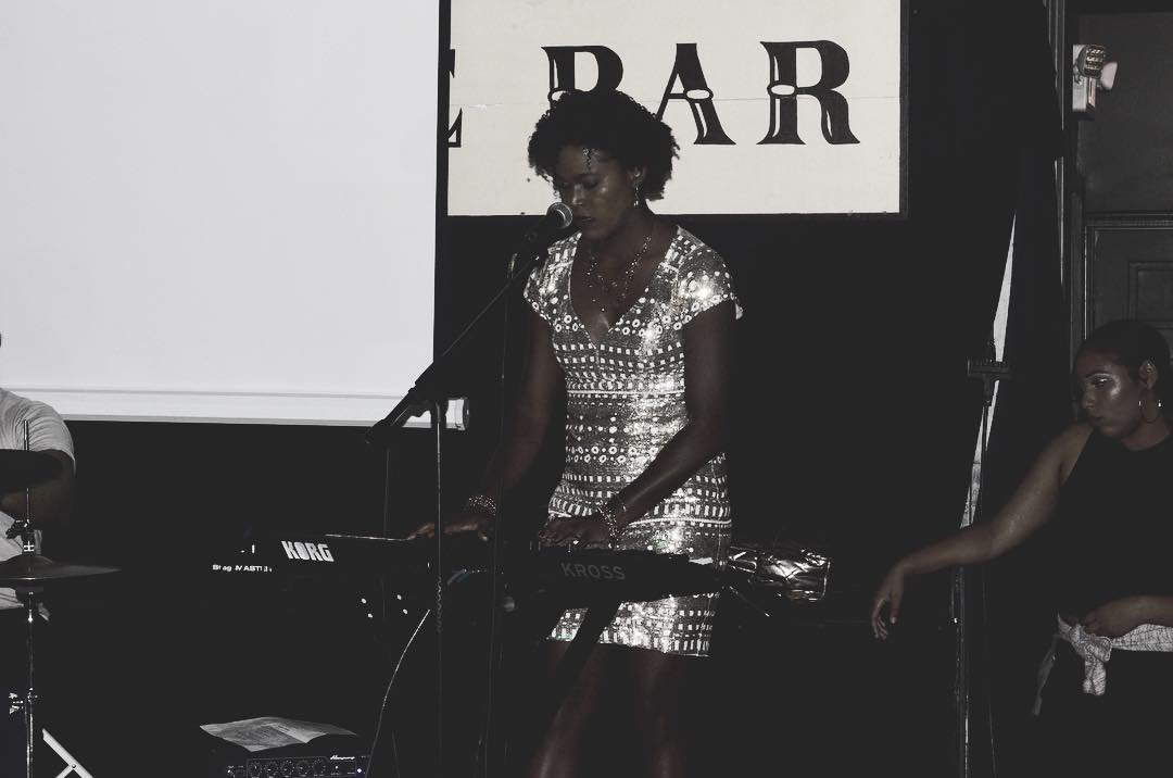 iamskylerreed's tweet image. Performing at @smithsoldebar back in July for my #IssaRaeSingle and music video release. 🌻 
#SkylerReed #DescendedCrowns #ATLartist #RnB #Soul #Singer #Artist #ATLsingers #Atlanta #Musician #ATL #ATLblogs #ATLradio #radio #smithsoldebar #performance #show #gig #explorepage