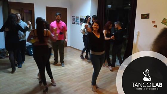 Tango_Lab's tweet image. Και κάπως έτσι περάσαμε την Τρίτη στην εβδομαδιαία μας Practica! 

Ο Giwrgos Gerakaris και Mílka María μας άφησαν για ένα τέταρτο να βουτήξουμε λιγάκι στα μυαλά τους και να απορροφήσουμε γνώσεις!
Thank you guys!!! &amp;lt;3 

#tangolabgr #xhmeiastoxoro #tangocrete #tangoheraklion