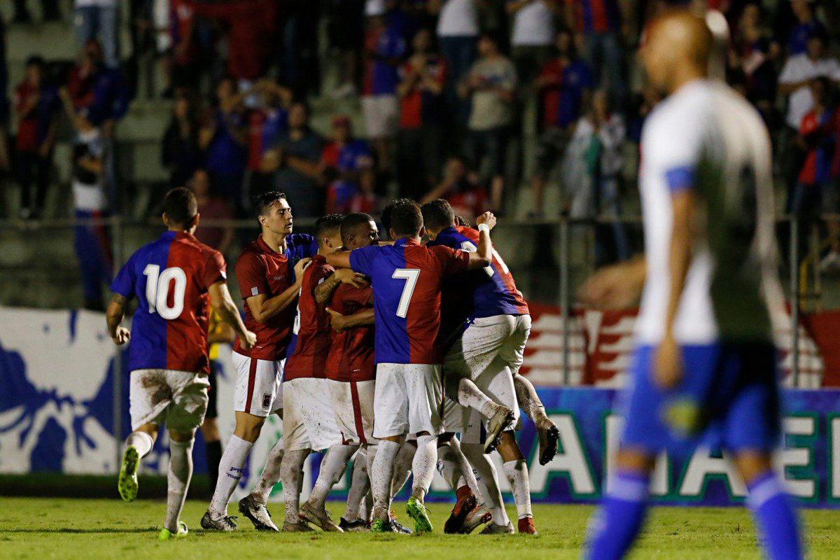 umdoisesportes's tweet photo. #PRCxFOZ
ACABOU!
@ParanaClube goleia o @FozIguacuFC por 4 a 0 na Vila Capanema
Foto: Albari Rosa
Veja como foi >>> https://t.co/Bwm8Q1OtBi https://t.co/8hiz97YkNa