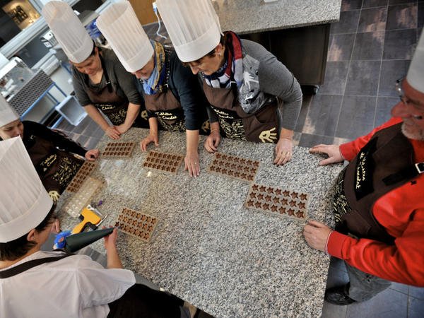 euro_tour's tweet image. 🇫🇷パリ『チョコレート・グルメ博物館🍫💓』　オペラ座（ガルニエ）から程近い場所。チョコレートの歴史を紹介。年に2～3回ほど、展示物を入れ替えて最新のチョコレート事情を紹介♪ #ChocoStoryParis 
👉bit.ly/2Mu5mBu
➡パリのプチホテル：euro-tour.co.jp/petit-hotel/