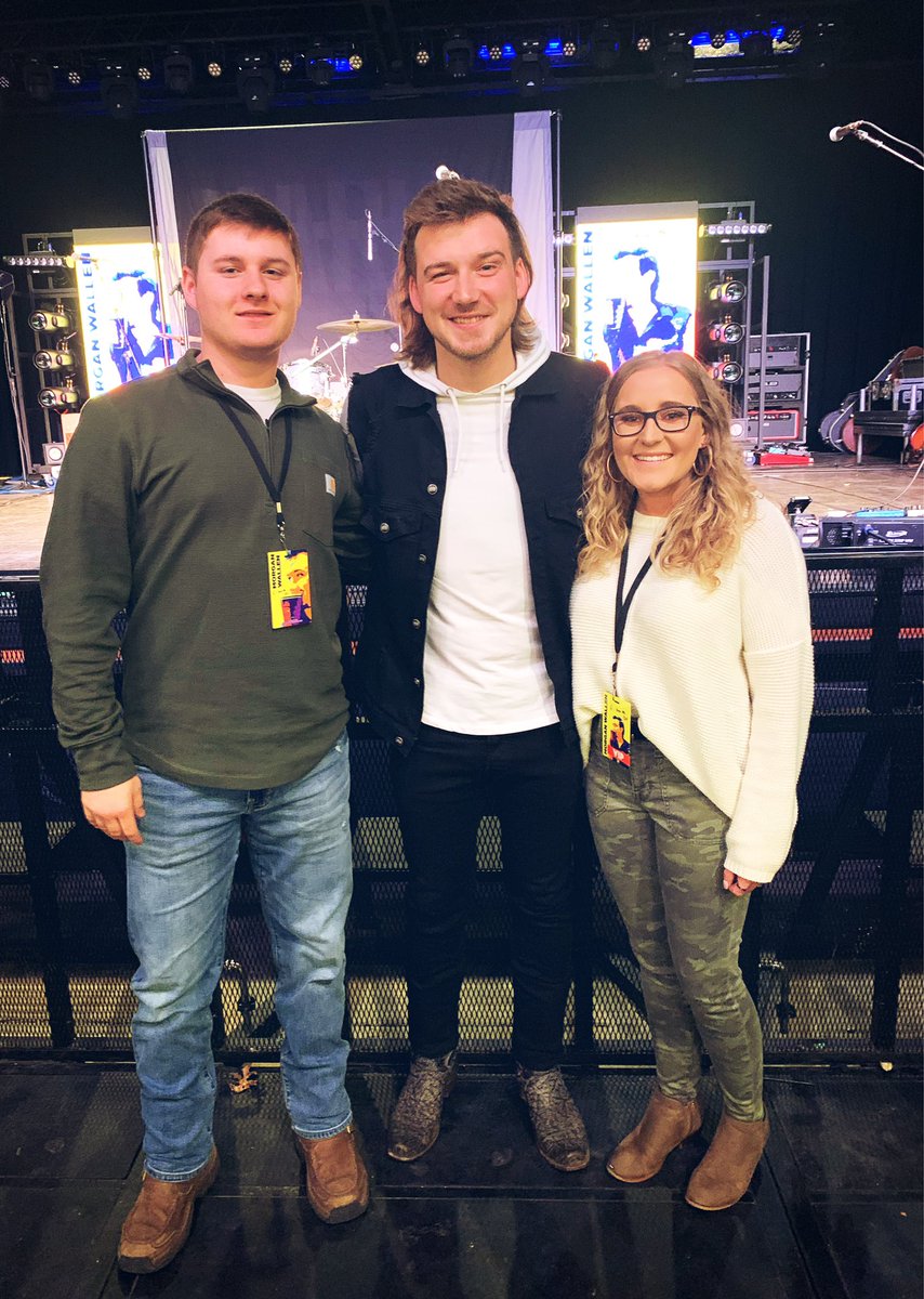 Brittanybri's tweet photo. @MorganCWallen :) https://t.co/DoRCM6YuZS