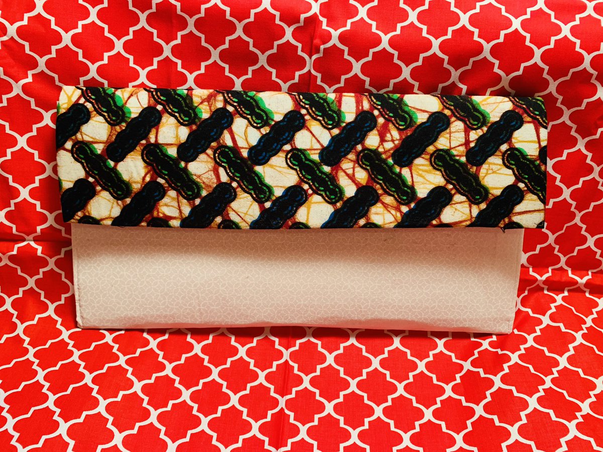 ClosetGospels's tweet photo. Beautiful #ankara fused with #brocade. #clutchpurses that will not put a dent in your pocket. #custompurses and bags available. Your idea can be made into a #dress,#top,#bag #anything thinkable   Hit me up to order https://t.co/fdDmyWhQtV