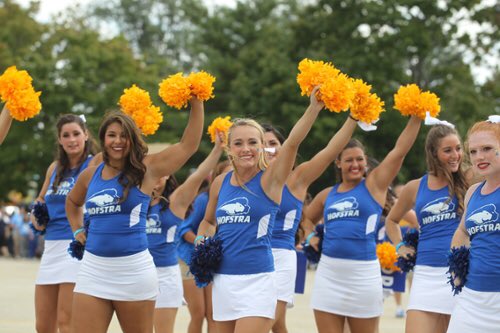 Lots of love ❤️ for <a href="/HofstraMBB/">Hofstra Men's Basketball</a> today, let’s ride the wave 🌊 

Hofstra - 8 🍀

#freepicks
