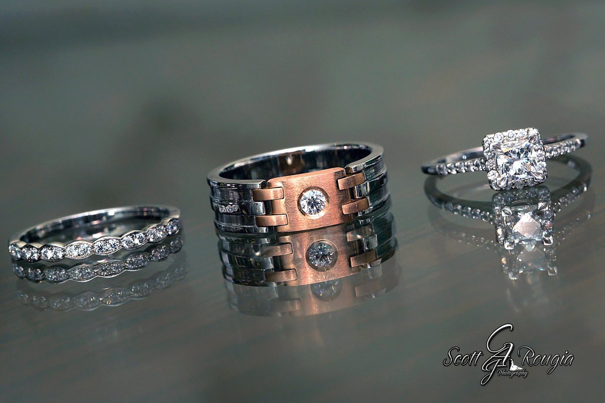 CAJPhotography's tweet image. Wedding rings are always some of my favorite shots.

#weddingrings #weddingbling #rings #weddingphotos #weddingphotography #nyweddingphotographer