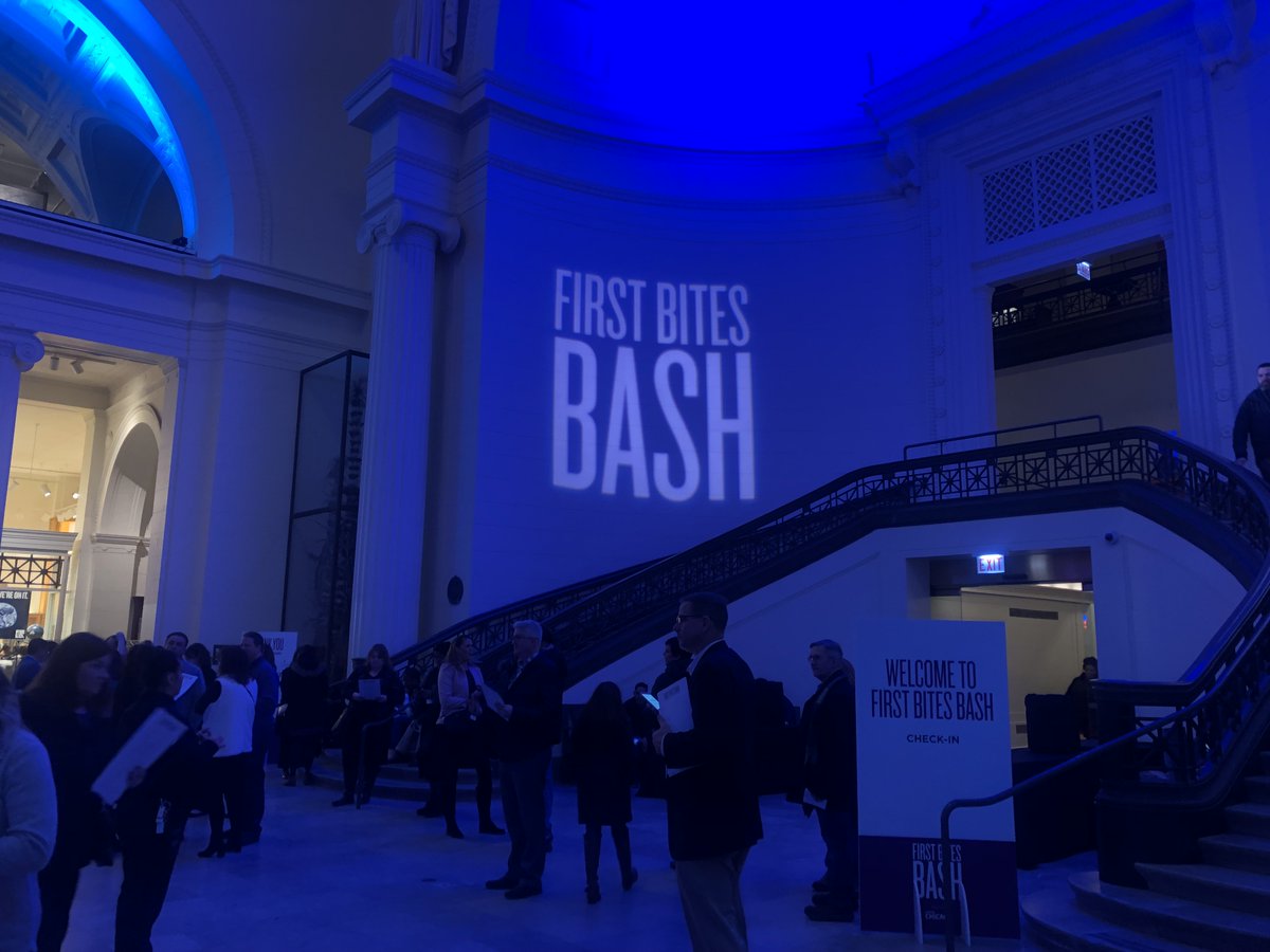 312_Concierge's tweet photo. The First Bites Bash doors open are open! The @FieldMuseum is filed with our favorite foodies and the best bites in Chicago! Like this if you’re coming/here #FirstBites19 #CRW19 @ChooseChicago https://t.co/Vm7RpkSwox