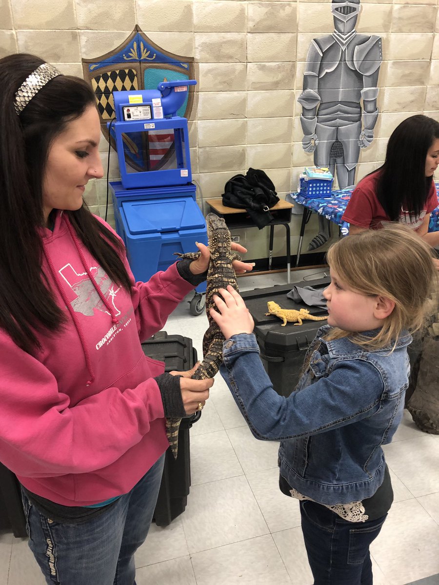 DabbsElementary's tweet photo. Tonight is Family Science Night @DabbsElementary and we are so excited to welcome the Houston Museum of Natural Science, Crocodile Encounter and SubZero Nitrogen Ice Cream! https://t.co/TQhcWTYc6l