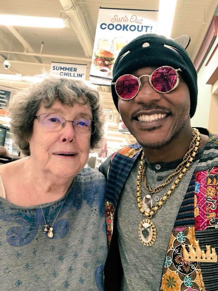 iammoshow's tweet photo. “Excuse me young man, are you The Cat Rapper”

Me: Hello yes that’s me

“Omg I love you im a cat lady you and your kitties bring so much light to our day”
 
Me “I love you too”

US:❤️ https://t.co/QnRsXbnnae