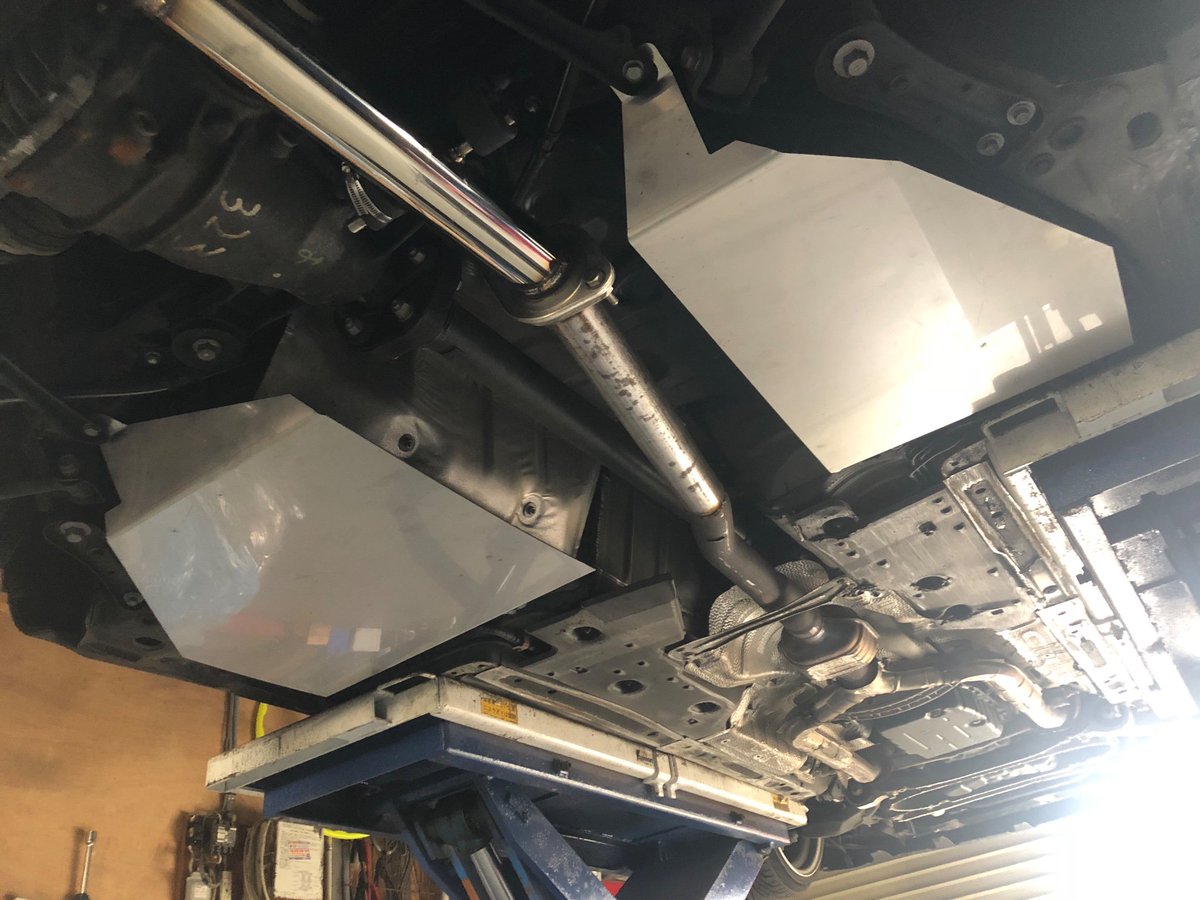 当店オリジナル燃料タンクガード😎