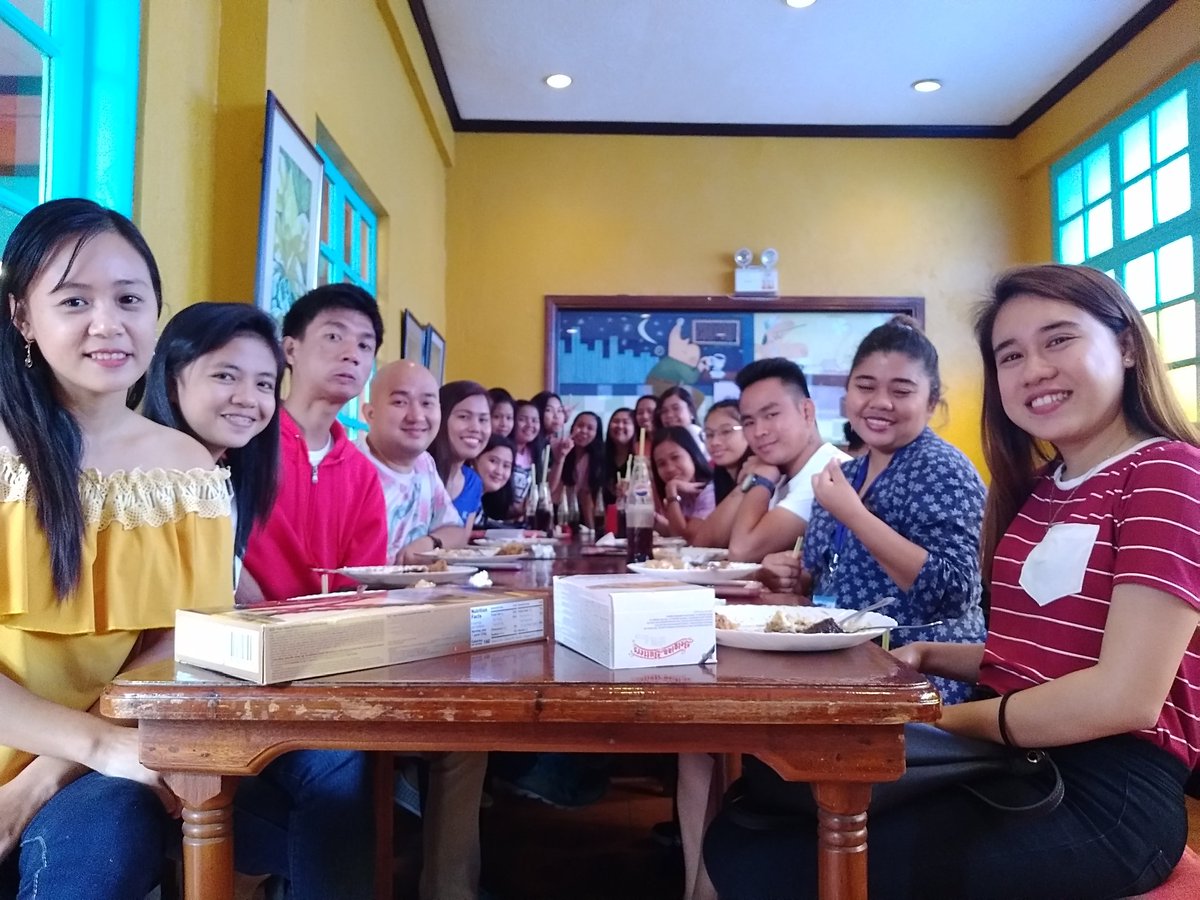 xhynnehra's tweet photo. #KapusoDinagyangFestival
lunch &amp; get together with kapuso bigade team panay. https://t.co/8XVq0RU2Un