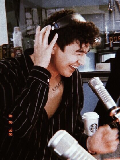 bestbudash's tweet photo. happy birthday my love❤️ @Calum5SOS https://t.co/YSaoPySatK