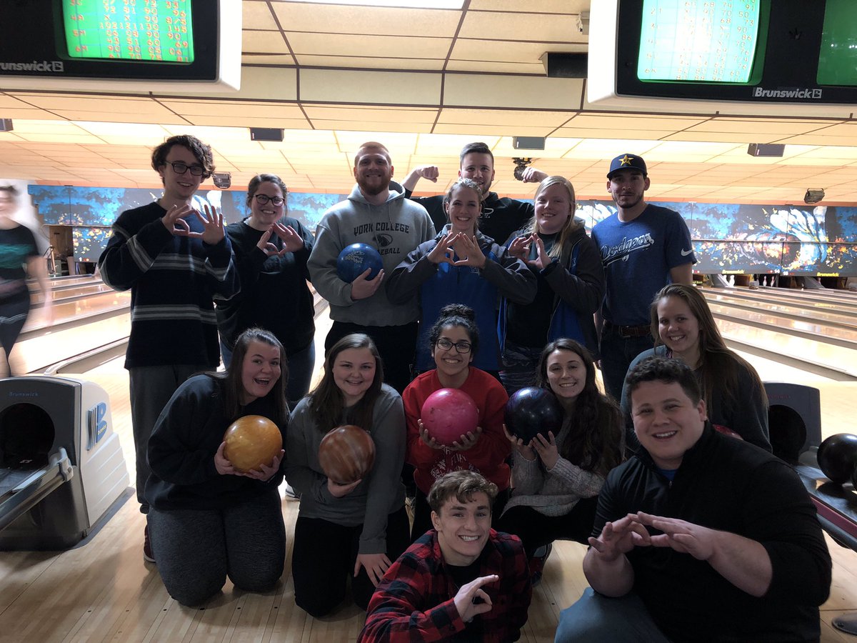 deltachialpha's tweet photo. Who knew bowling would be right up our alley??😉 tonight was so awesome! Thank you to everyone who came out and added to the fun!!! https://t.co/eiS6WpU1KG