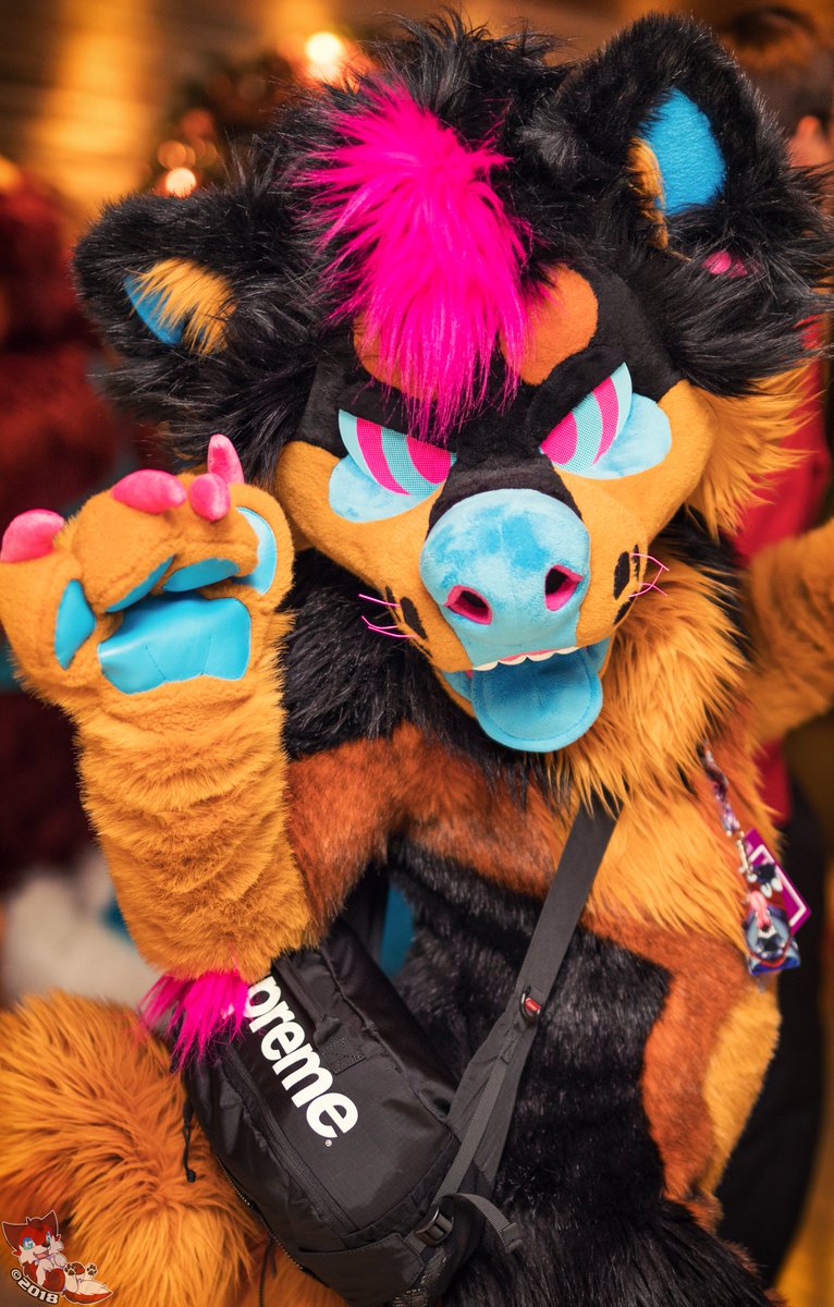 Those eyes! 👀
Suiter: Yet unknown, feel free to tag!
Con: MFF2017