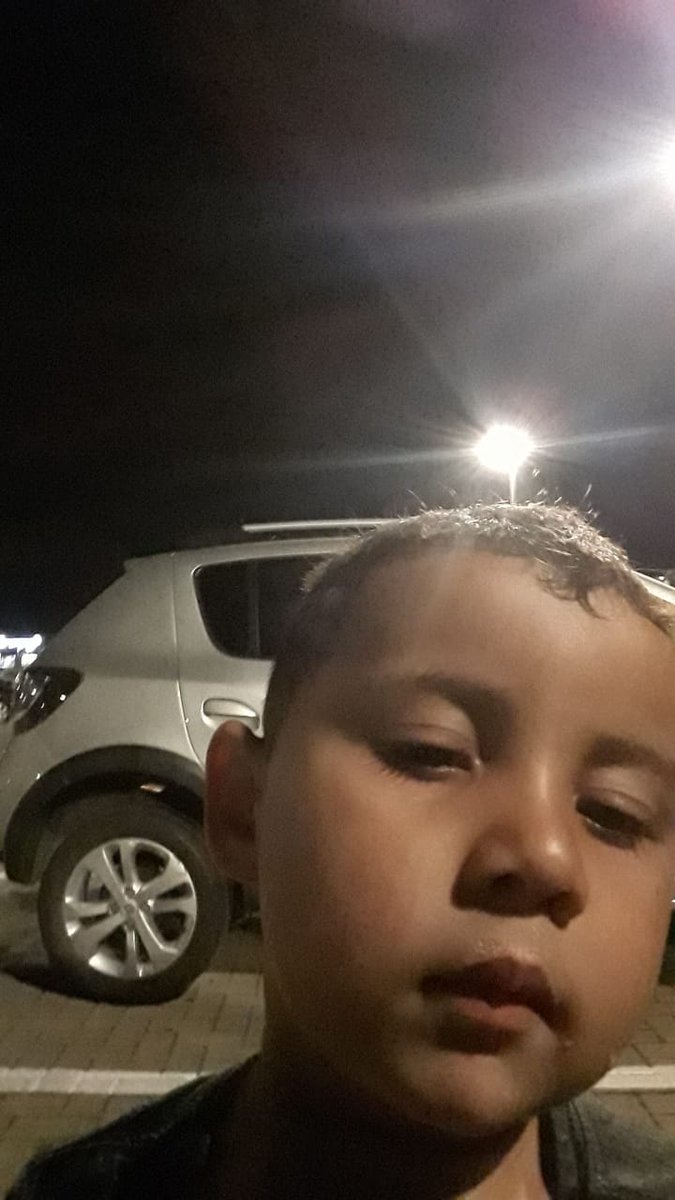ah_Gabriele's tweet photo. Isso acontece quando se tem um filho de 3/4 anos e ele tem celular com WhatsApp e claro sabe mexer . Passa o dia mandando fotos áudios kk 😂❤️ https://t.co/s41xKmKk6e