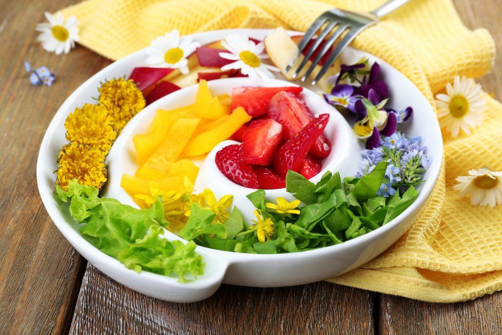 Need some ideas on how to incorporate more fruit and veggies into your daily diet? Here are some easy tips!
bit.ly/eatfruitandveg…
#healthylife #eatinghealthy #PlantBasedDiet #fooforthought #vegeatarianggoals #goals #eatmoreplants