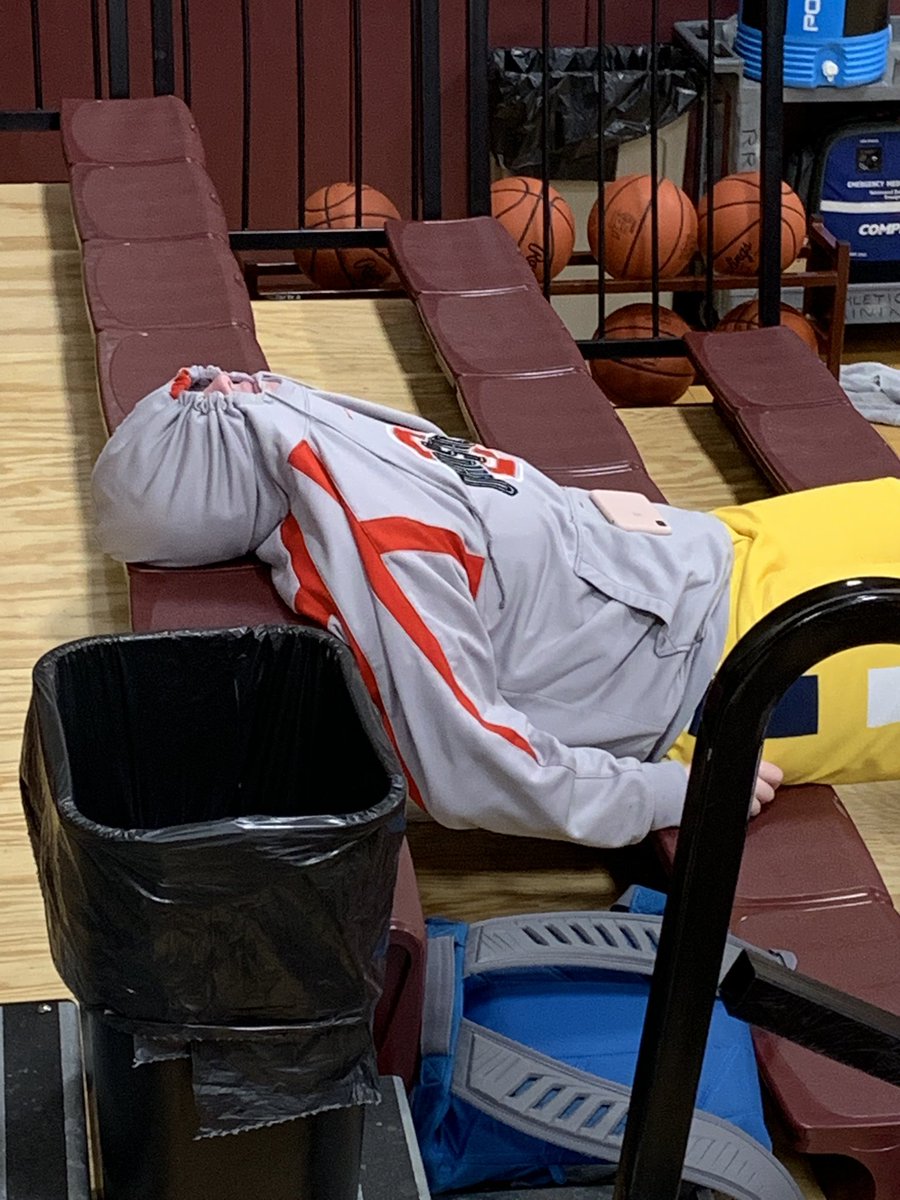 Gotta love @Kelsey37718976 supporting her fellow freshman!